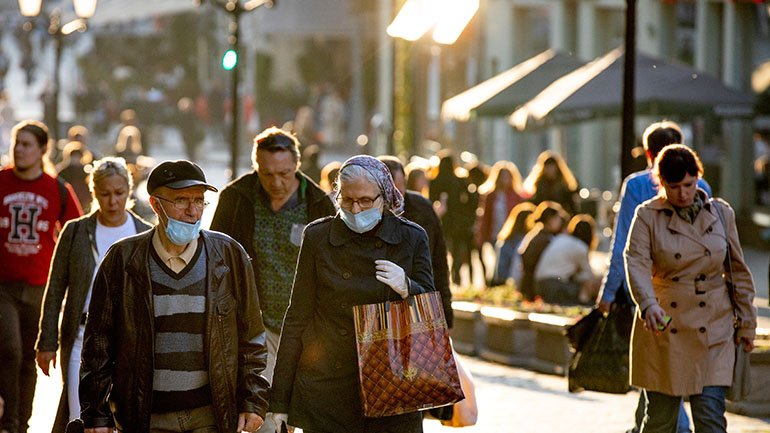 Σχεδόν κατά 50% αυξήθηκαν στη διάρκεια της νύχτας τα νέα κρούσματα κορωνοϊού στη Ρωσία